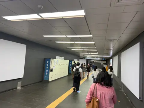 Hongik Univ. Stn. Airport Railroad Lockers